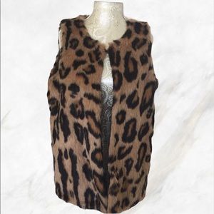 Romeo and Juliet Couture Faux Fur Vest in Medium